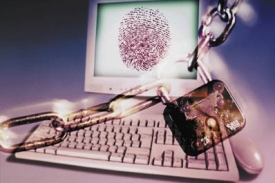 Daň za zrušení víz. Mj. přístup Američanů do národních databází.
