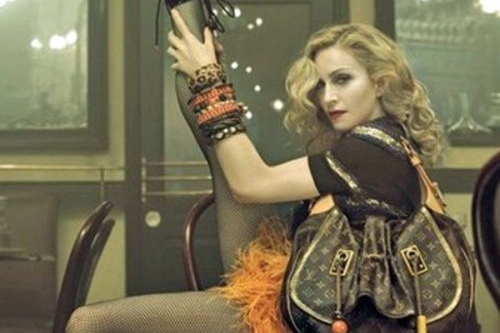 Madonna nafotila reklamní snímky pro Louis Vuitton. Madonna nafotila reklamní snímky pro Louis Vuitton.