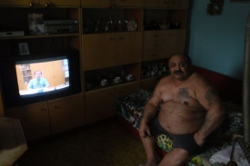 Ernest Magyar na ubytovně U B&iacute;l&eacute;ho sloupu. Chce raději do Janova