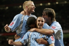 Hráči Coventry po senzační výhře nad Manchesterem United.