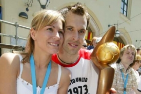 Petr Čech má s manželkou Martinou již dceru Adélu. Petr Čech má s manželkou Martinou již dceru Adélu.