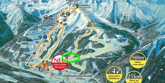 Mapa lyžařského areálu s vyznačením místa nehody. Mapa lyžařského areálu s vyznačením místa nehody.