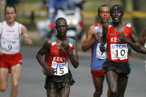 Vítěz maratonu Keňan Luke Kibet (s číslem 15). Vítěz maratonu Keňan Luke Kibet (s číslem 15).