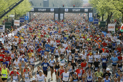 Centrum Prahy ovládnou maratonci.