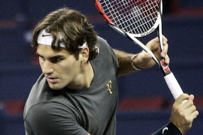 Roger Federer při tréninku v Šanghaji.
