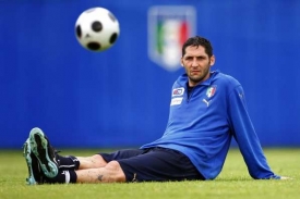 Marco Materazzi při tr&eacute;ninku italsk&eacute; fotbalov&eacute; reprezentace.