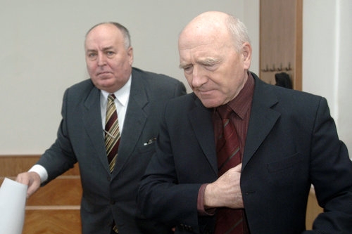 Obžalovaní Josef Matoulek (vlevo) a Vladislav Naď u Vrchního soudu v Praze