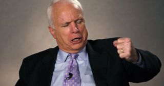 Prezidentsk&yacute; kandid&aacute;t John McCain