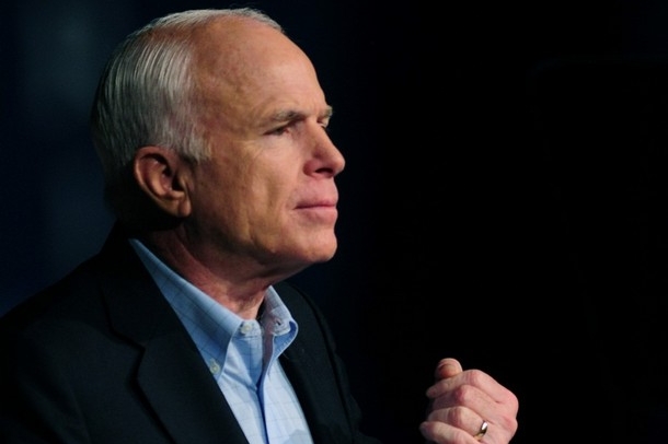 Těžký úkol má před sebou John McCain. Dohnat ztrátu nebude jednoduché.