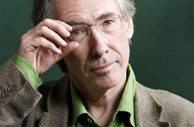 Britsk&yacute; spisovatel Ian McEwan.