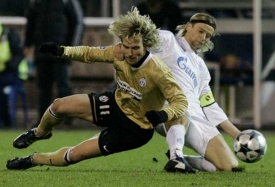 Pavel Nedvěd a jeho Juventus měli postup před 5. kolem zajištěný. Pavel Nedvěd a jeho Juventus měli postup před 5. kolem zajištěný.