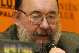 Pavel Medek v knihkupectví Luxor na Václavském náměstí, kde byl 19. prosince 2006 uveden šestý díl Harry Potter a Princ dvojí krve Pavel Medek v knihkupectví Luxor na Václavském náměstí, kde byl 19. prosince 2006 uveden šestý díl Harry Potter a Princ dvojí krve