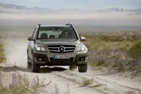 Mercedes GLK jde proti Audi Q5 a BMW X3.
