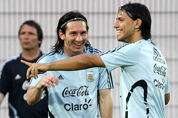 Argentinský fotbalista Lionel Messi (vlevo). Na olympiádě hrát nebude.