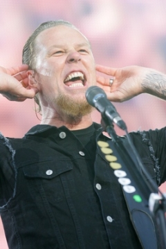 Frontman kapely Metallica James Hetfield při koncertu v Edenu.