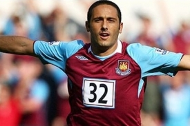 Hráči West Ham United hráli nějaký čas bez loga sponzora na dresech.