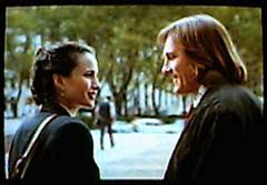 Gérard Depardieu a Andie MacDowell ve filmu Zelená karta