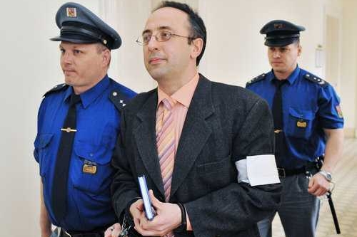 Vladimír Mikuš jde k soudu. Po nálezu těla se případ znovu otevírá.