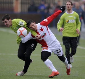 Jeden z mnoha útočníků Slavie Milan Ivana. Jeden z mnoha útočníků Slavie Milan Ivana.