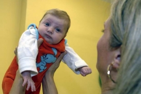 Tříměsíční Zorku našli v ostravském babyboxu na konci ledna.