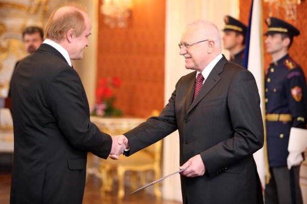 Klaus jmenoval nové ministry. Klaus jmenoval nové ministry.