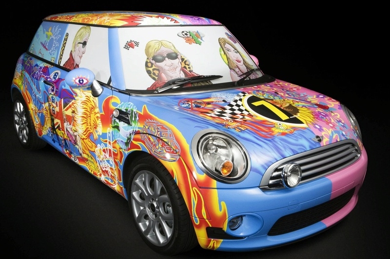 Alan Aldridge opět po 33 letech použil Mini jako plátno.