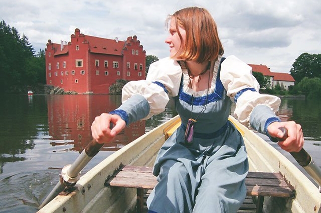 Červená Lhota nabídne prohlídku kaple zdarma. Červená Lhota nabídne prohlídku kaple zdarma.