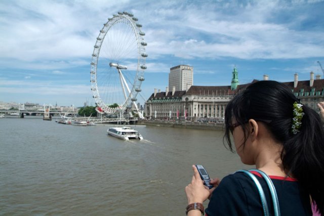 Nokia bude nabízet do mobilů mapy a průvodce od Lonely Planet.
