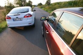 Mondeo je liftback stejně jako superb, jeho kufr je ale obyčejný.