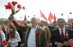 Šéf ruských komunistů Zjuganov ve svém živlu.