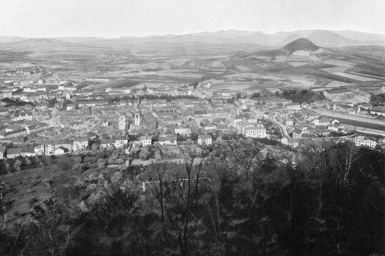 Ještě idylický Most na fotografii N. Klause z konce 19. století. Ještě idylický Most na fotografii N. Klause z konce 19. století.