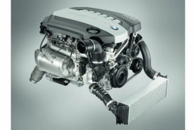 Šestiválcový turbodiesel pro 330d má nyní 245 koní.