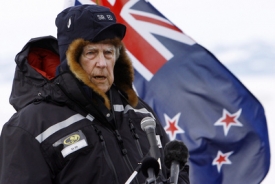 Sir Edmund Hillary na Antarktidě v lednu loňského roku.