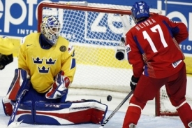 Brankář New York Rangers Lundqvist toho Čechům příliš nepovolil.