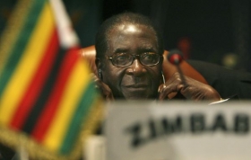 Robert Mugabe na summitu Africké unie v Egyptě.