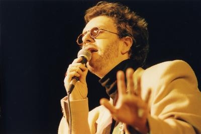 Zpěvák a skladatel Richard Müller.