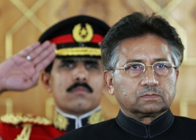 Pakistánský prezident Pervez Mušaraf(vpravo).
