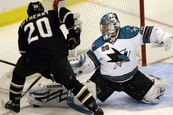Takto vychytal Jevgenij Nabokov ze San Jose Briana Sutherbyho. Takto vychytal Jevgenij Nabokov ze San Jose Briana Sutherbyho.