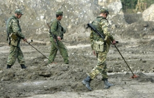 Co po rusk&eacute; invazi zbylo? Nebezpečn&eacute; &uacute;zem&iacute; pln&eacute; nevybuchl&eacute; munice.