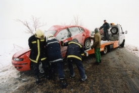 Český hydrometeorologický ústav varuje řidiče i chodce před náledím. Český hydrometeorologický ústav varuje řidiče i chodce před náledím.
