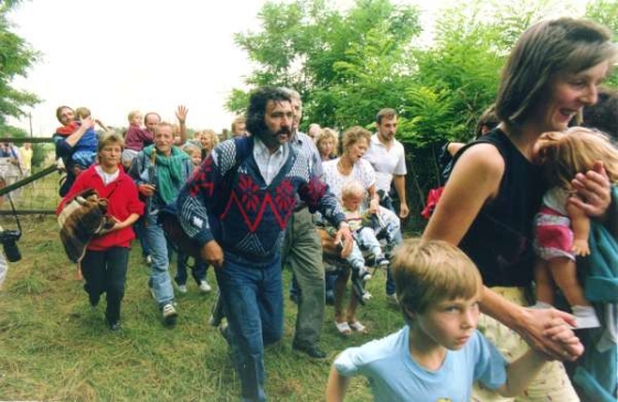 Východní Němci prchají z Maďarska do Rakouska, srpen 1989.