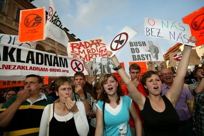Demonstrace Ne základnám Demonstrace Ne základnám
