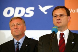 Petr Nečas uspěl - zelené karty prošly sněmovnou.