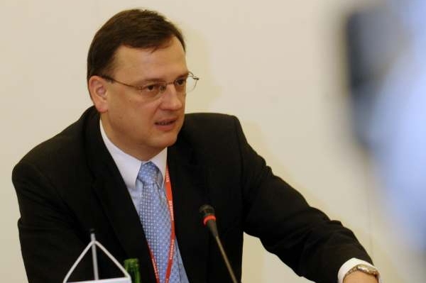 Nečas přišel s návrhem tříletého splátkové kalendáře.