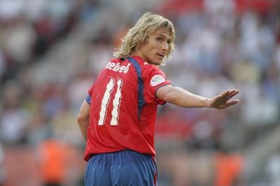 Pavel Nedvědvzkazuje: Nechte mě, dozvíte se to za dva týdny...