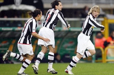 Pavel Nedvěd (vpravo)