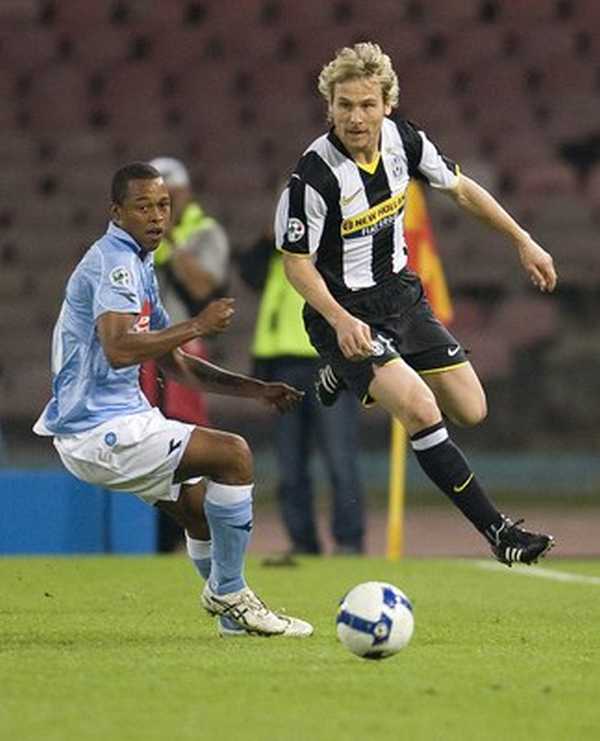 Pavel Nedvěd (vpravo), tahoun Juventusu.