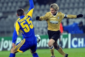 Pavel Nedvěd s kapitánskou páskou v utkání Ligy mistrů.