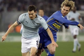Fotbalista Pavel Nedvěd (vpravo).