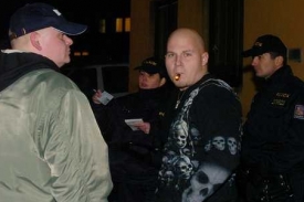 Koncert neonacistů, ilustrační snímek z roku 2005.